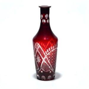 Böhmische Rote Kristallvase, Vintage Handgeschliffenes Glas, Elegantes Dekoratives Stück, MCM Sammlerstück Als Mittelpunkt Für Zuhause Oder Büro